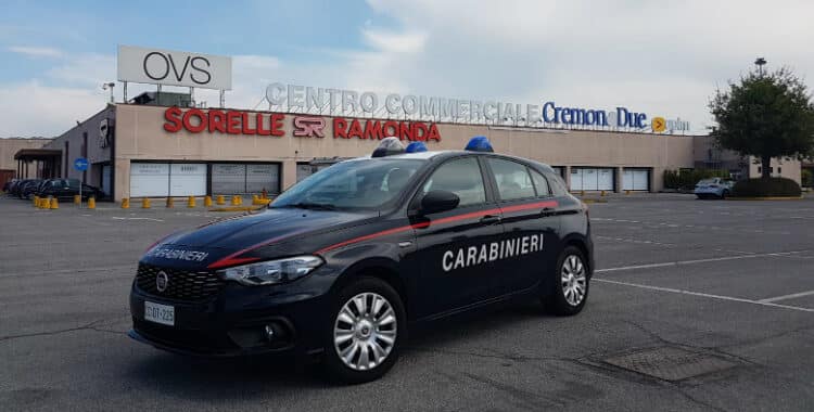 Gadesco Pieve Delmona: i Carabinieri hanno arrestato un uomo ritenuto responsabile di un furto aggravato presso un negozio di abbigliamento.