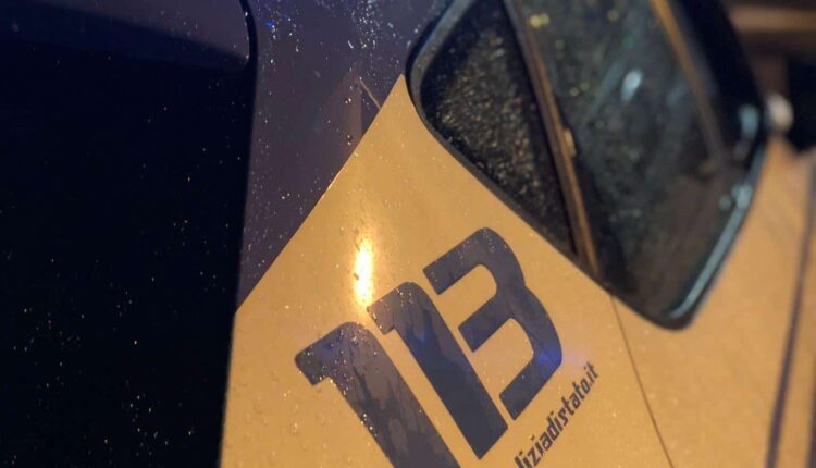 Genova, ruba uno scooter senza patente e armato di un coltello: denunciato 49enne