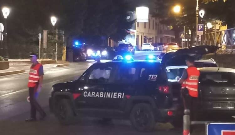 Alatri, senza patente non si ferma all'Alt: Bloccato aggredisce i carabinieri e viene arrestato