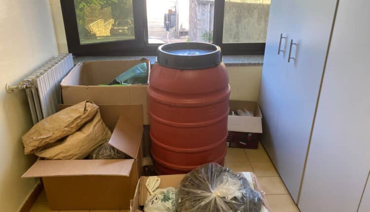 Nuoro: trovato con oltre 40 kg di marijuana e 74 mila euro in contanti, arrestato