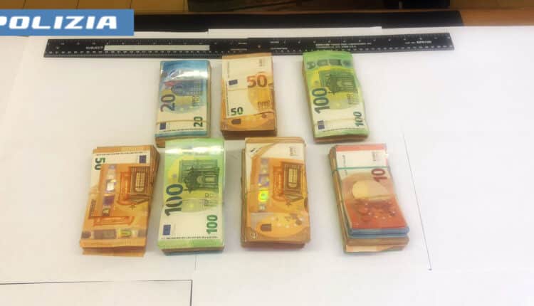 Nuoro: trovato con oltre 40 kg di marijuana e 74 mila euro in contanti, arrestato