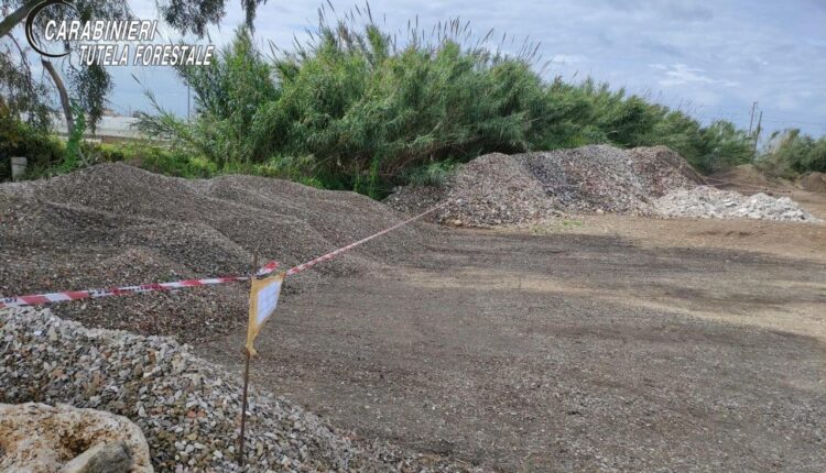 Francolise: sequestrati due grossi cumuli di rifiuti speciali di eternit e un autocarro