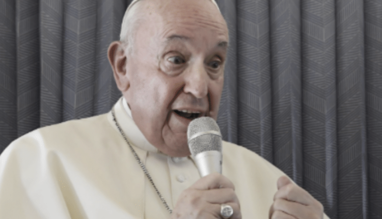 Il Papa contro i gay nei seminari. La battuta del Pontefice a porte chiuse C è troppa frociaggine