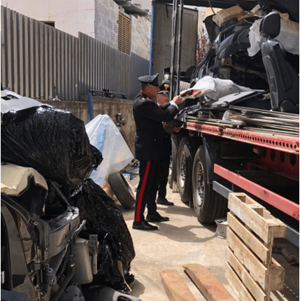 Castellana Grotte, auto di lusso rubate e traffico illecito di pezzi di ricambio: arrestate 4 persone