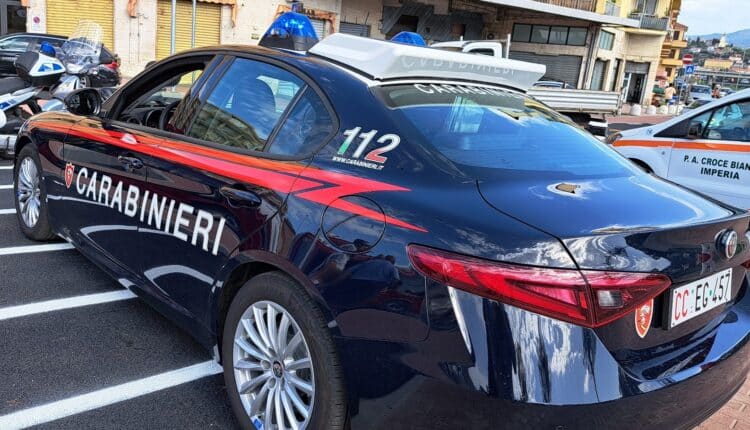 Imperia: Senza biglietto viene fatto scendere dal treno e dà in escandescenza importunando i pendolari, arrestato dai Carabinieri.