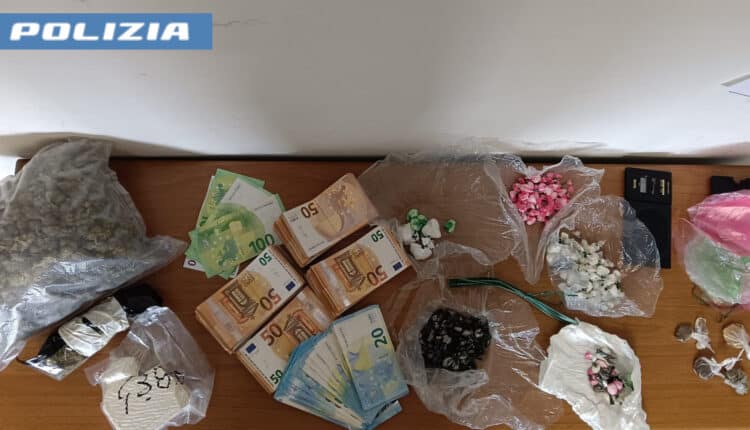 Roma, sequestrati oltre 40 kg di droga nascosti nel reggiseno e nelle bombolette da barba: 5 le persone arrestate