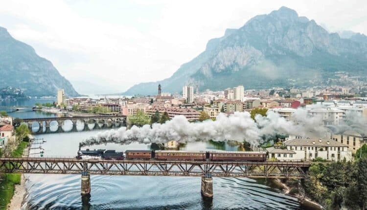 Milano, un viaggio nel tempo con il treno storico 'Llario Express'