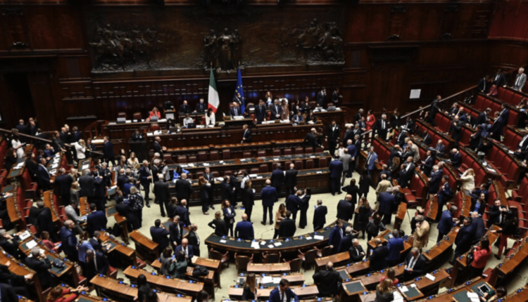 Leva obbligatoria, la proposta della Lega arriva alla Camera 6 mesi per i giovani tra 18 e i 26 anni