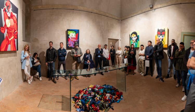 Gli Hyper Heroes di Stefano Bressani alla MA-EC Gallery di Milano