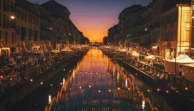 Milano, movida: vietata vendita per asporto di alcolici dalla mezzanotte e limiti agli utilizzi dei dehor.