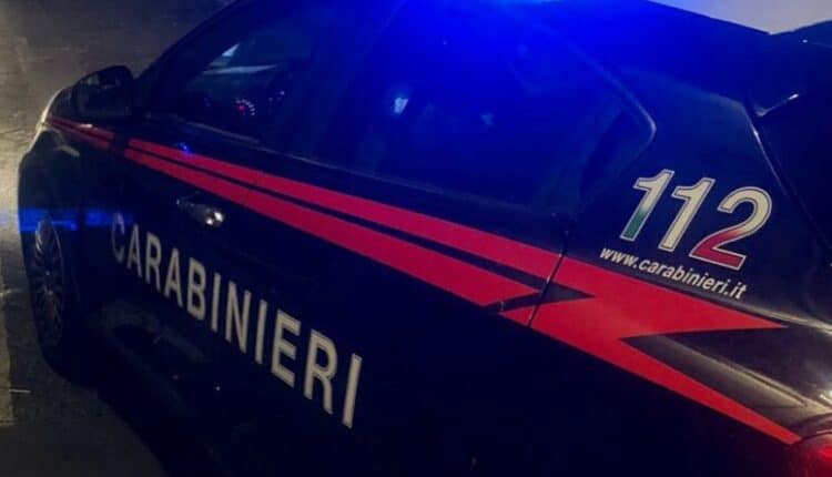 Napoli: 29enne nigeriano irregolare fermato dai Carabinieri per alcuni incendi in centro città, danneggiati ristoranti e veicoli.