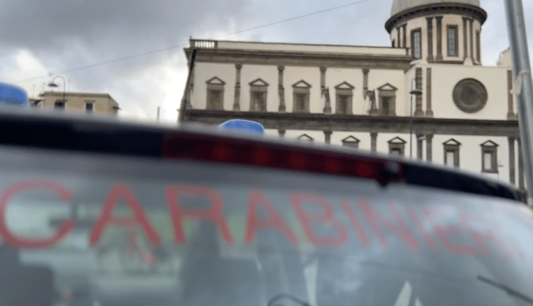 Napoli, vuole aprire la pratica del reddito di inclusione con un documento falso: arrestata 42enne