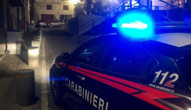 Napoli: movida armata, controlli dei Carabinieri in città, focus sui più giovani, 2 minorenni nei guai.