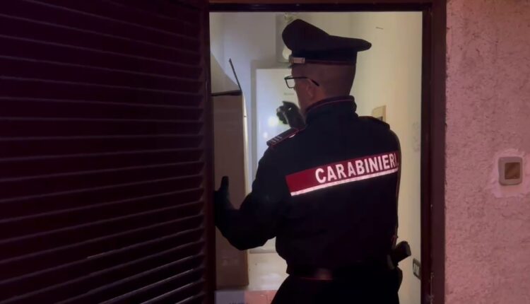 Velletri (RM): droga ordinata dal carcere con telefonini, 33 persone arrestate