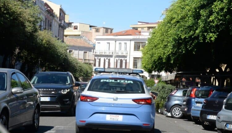 Crotone: 20enne denunciato per aver acceso dei fuochi d'artificio nei pressi di alcune abitazioni