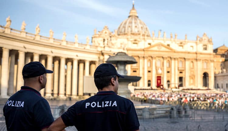 Roma: arrestato statunitense armato di 3 coltelli, è tra i 12 più ricercati dello Stato di New York