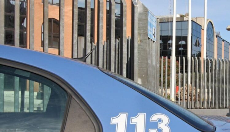 Roma: eseguiti due mandati di arresto europeo nei confronti di due persone gravemente indiziate dei reati di furto aggravato e produzione e traffico internazionale di stupefacenti.