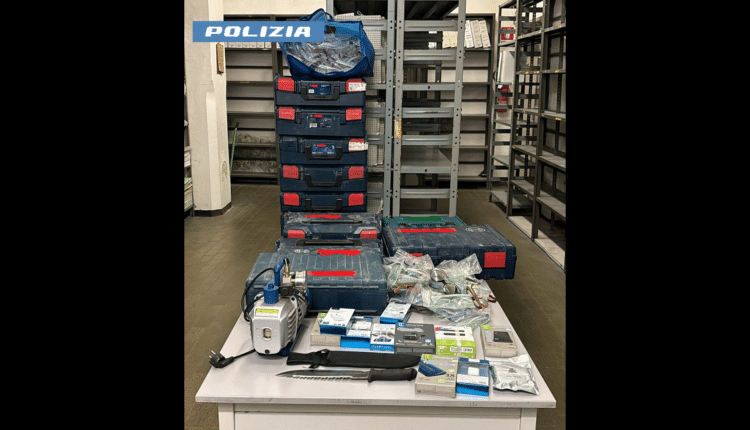 Torino, sequestrati involucri contenenti hashish e cocaina, oltre 10 mila euro in contanti e materiale oggetto di ricettazione: 3 arresti dalla Polizia di Stato
