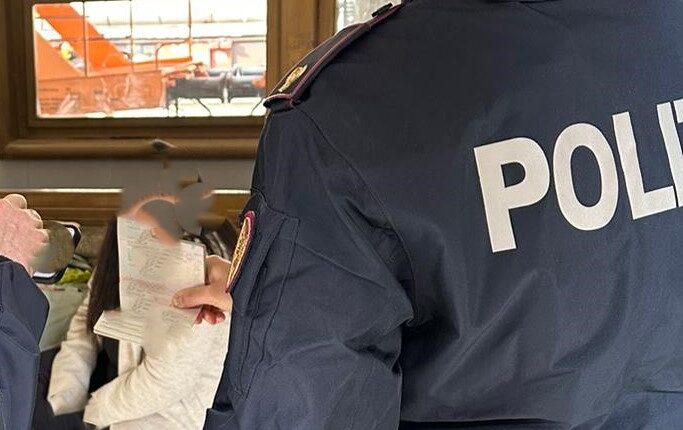 Verona: un mandato di cattura e un’evasione domiciliare, 2 persone arrestate dalla Polizia di Stato nella stazione ferroviaria di Brennero.