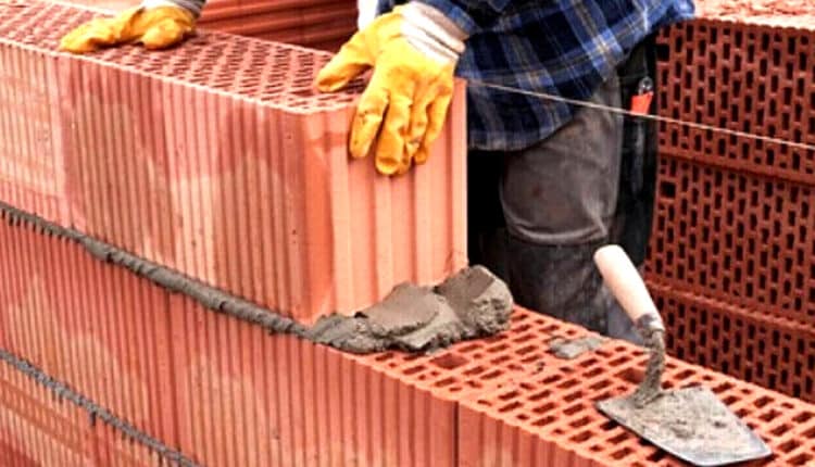 Vicenza: operaio non pagato demolisce il cantiere in cui lavorava.