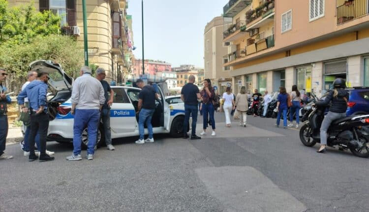 Napoli, controlli di Polizia Amministrativa e Stradale: 31 persone identificate, 1 sequestro per marchi contraffatti e oltre 28 sanzioni