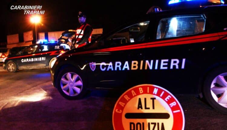 Alcamo, appiccano il fuoco a un'autovettura: denunciati 3 partinicesi dai Carabinieri