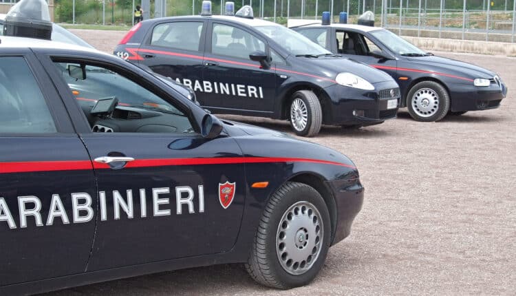 Torre Annunziata, arrestato l'uomo indiziato di rapina aggravata ai danni di una donna e di sua figlia