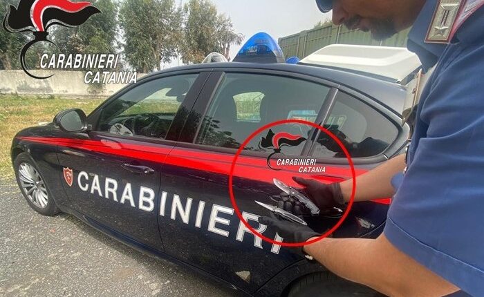 Militello in Val di Catania, evade dai domiciliari in possesso di due coltelli: tradotto in carcere un 19enne