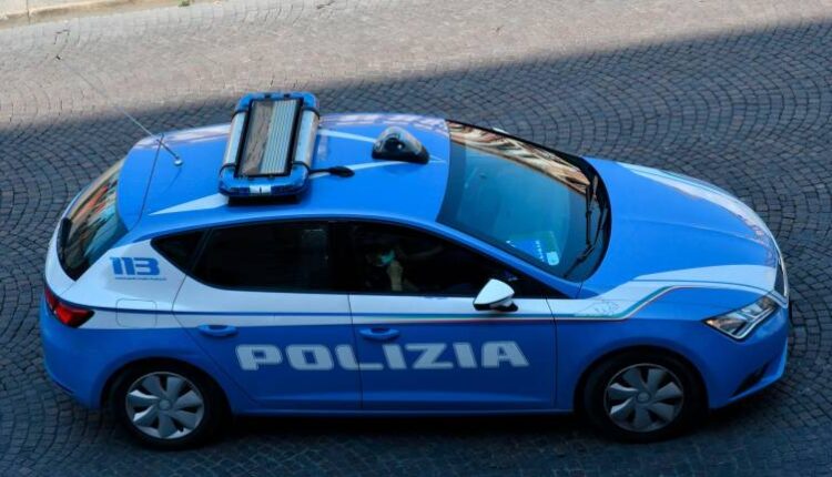 Forlì, rapina una gioielleria a bordo di un monopattino: ritrovato l'oro e denunciato il responsabile