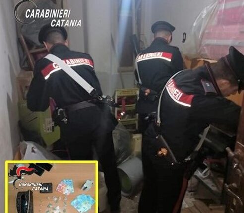 Scordia, spacciava droga in uno scantinato: arrestato 26enne