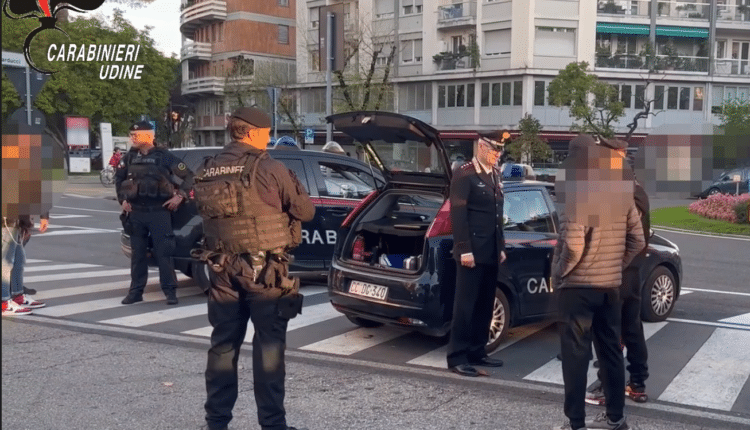 Udine, controlli dei Carabinieri: commettono alcuni furti e aggrediscono degli agenti. Arrestati 5 giovani