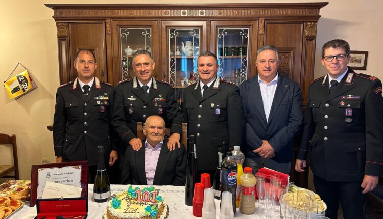Pescosolido, il Carabiniere Giuseppe Petricca festeggia 101 anni: una grande festa a casa del militare
