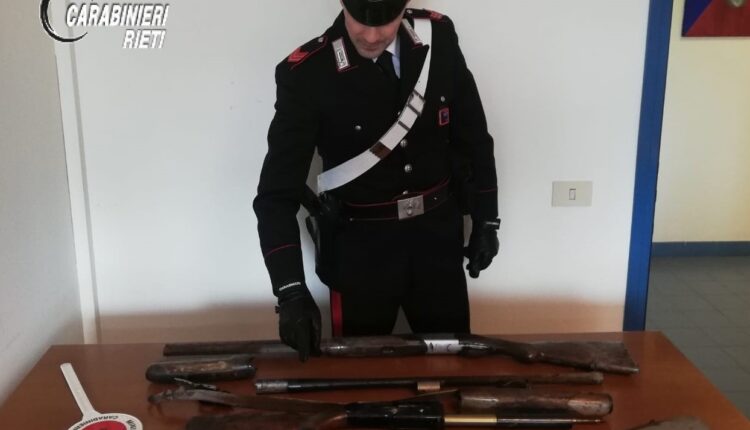 Passo Corese, trovato in possesso di armi e sostanze stupefacenti: arrestato dai Carabinieri