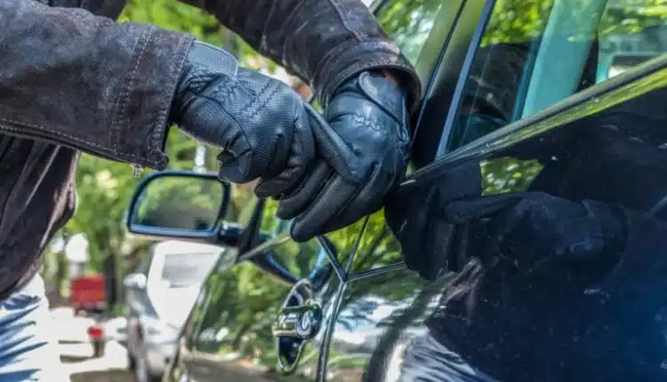 Gragnano, arrestato un 28enne per il furto di un auto. Continua la caccia al complice