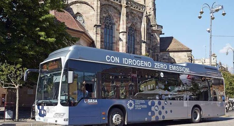 Bolzano: atteggiamenti molesti sugli autobus, 3 cittadini stranieri espulsi