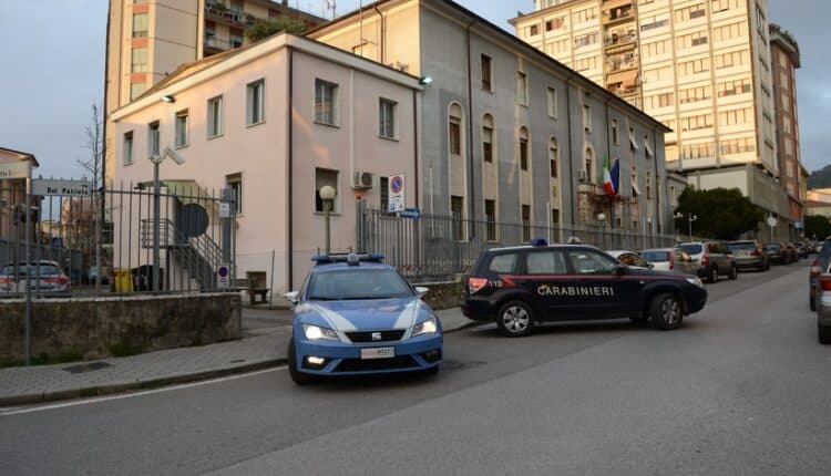 Massa Carrara, lesioni, violenze e minacce a Pubblico Ufficiale: il questore emette un Daspro willy nei confronti di un 30enne