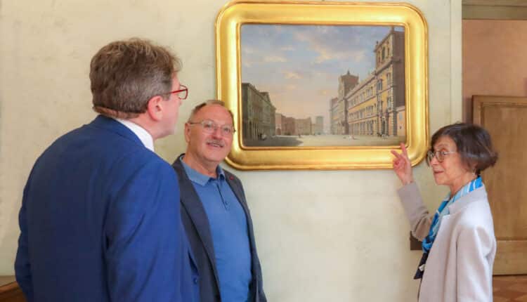 Modena, donato al comune un quadro del 800: veduta del palazzo ducale e di piazza Roma