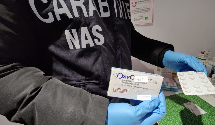 Cremona, vendeva online farmaci ad effetto stupefacente: arrestato 22enne