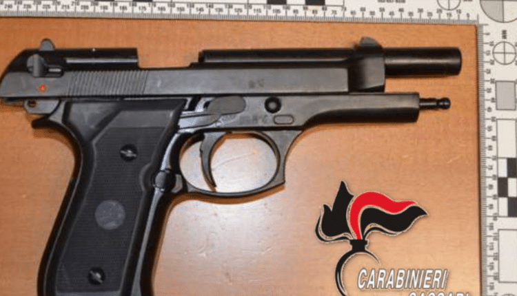 Ozieri, si reca al pronto soccorso dell'ospedale armato di pistola