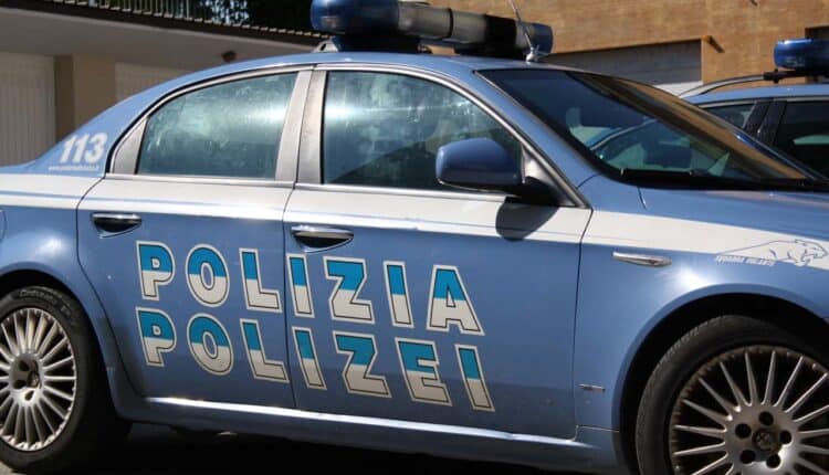 Bolzano, tre pericolosi pregiudicati stranieri denunciati ed espulsi dalla Polizia di Stato