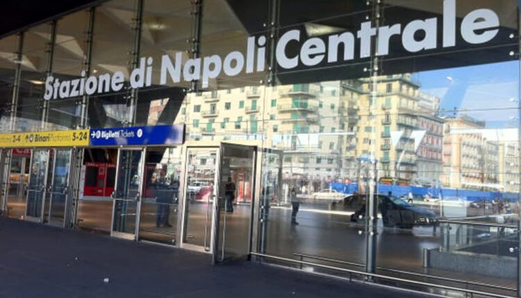 Napoli: borseggiatore 23enne arrestato nella stazione di Napoli Centrale