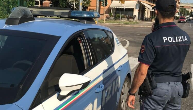 Genova: picchiava e insultava la madre, 62enne arrestato