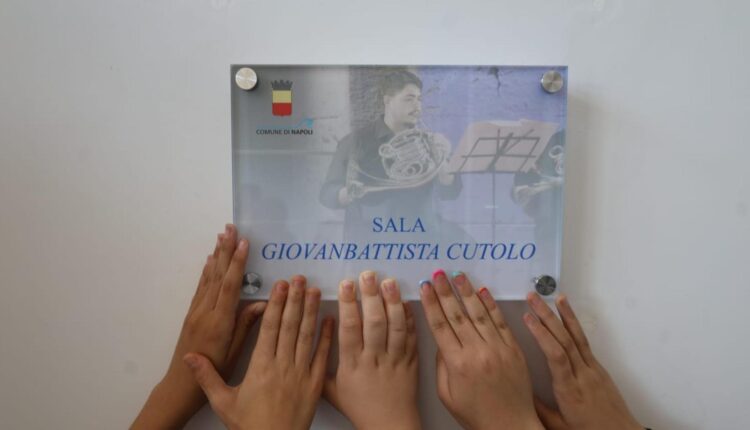 Intitolata a Giogiò Cutolo la sala teatrale del Centro "Asterix" di Napoli