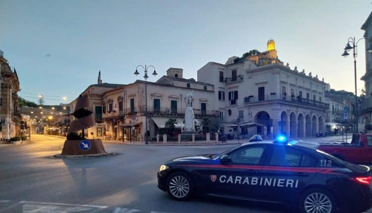 Modica (RG): escalation di atti persecutori nei confronti di zia e nipote, 61enne arrestato