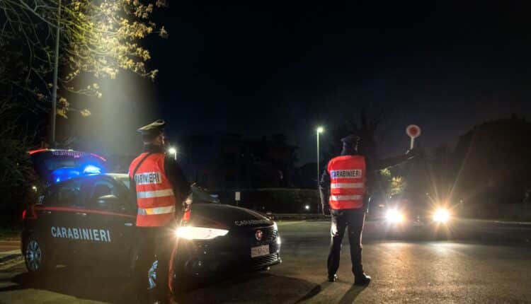 San Pietro in Casale, rapinavano e picchiavano coetanei fuori dalla discoteca: arrestati i 5 giovani della "Banda della Tuta"