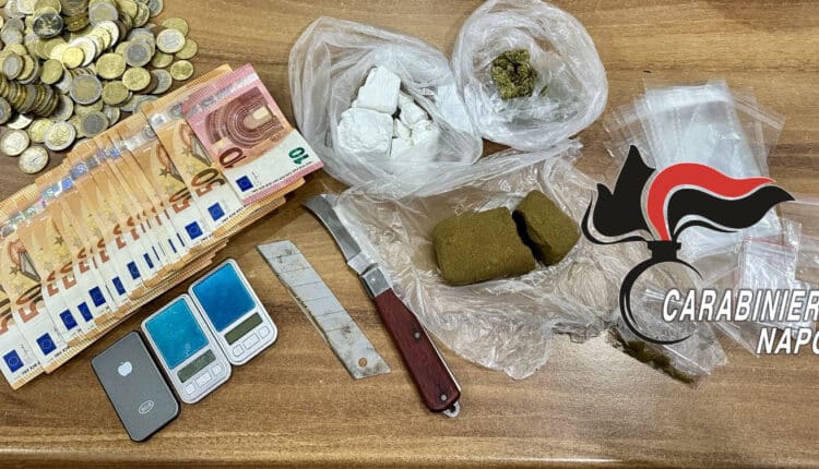 Afragola: ai domiciliari per stupefacenti viene trovato dai carabinieri con la droga in casa, arrestato.