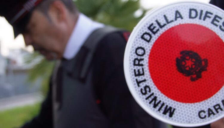 Aversa: prima picchia la ex fidanzata e poi la minaccia in caserma.