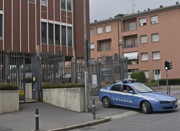 Bergamo: Dacur a minore ultraquattordicenne ad Azzano San Paolo, era stato sorpreso a spacciare.