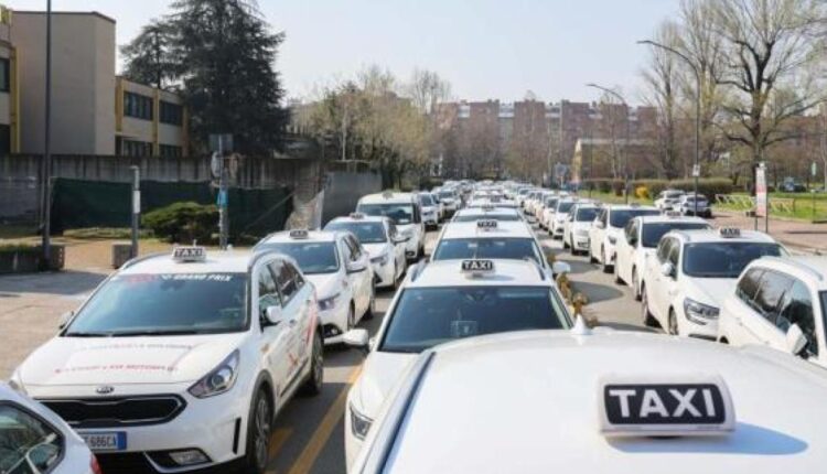 Bologna: taxi, pubblicato il bando per l'assegnazione di 72 nuove licenze.