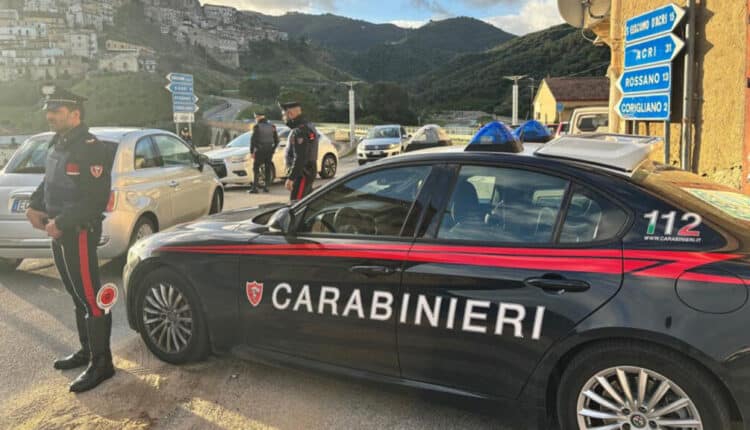 Corigliano Rossano: tentano di sottrarsi al controllo dei Carabinieri, arrestati tre coriglianesi.